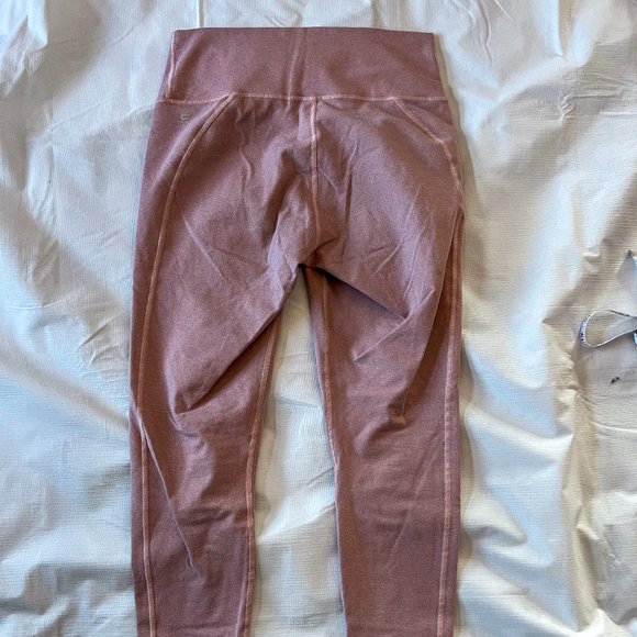 Womens Fabletics High-Waisted Heathered 7/8 Legging in Rosebloom Heather Size L - Picture 4 of 9